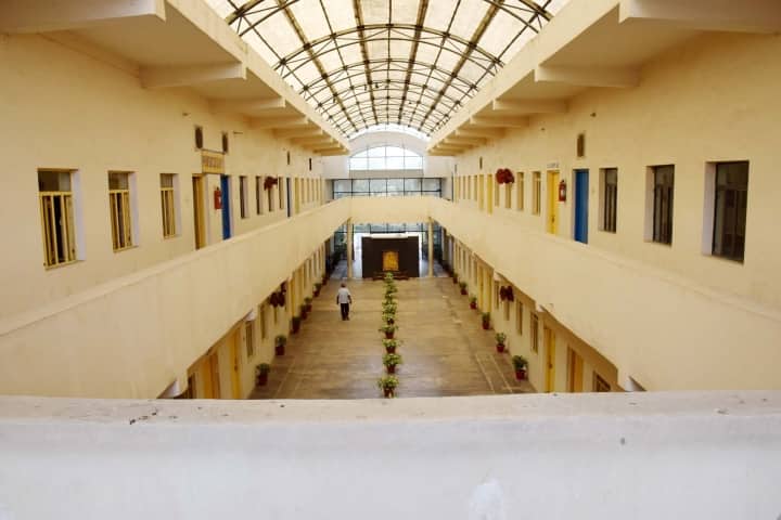 Jhunjhunwala PG College campus in Ayodhya, Uttar Pradesh, India — photo 3