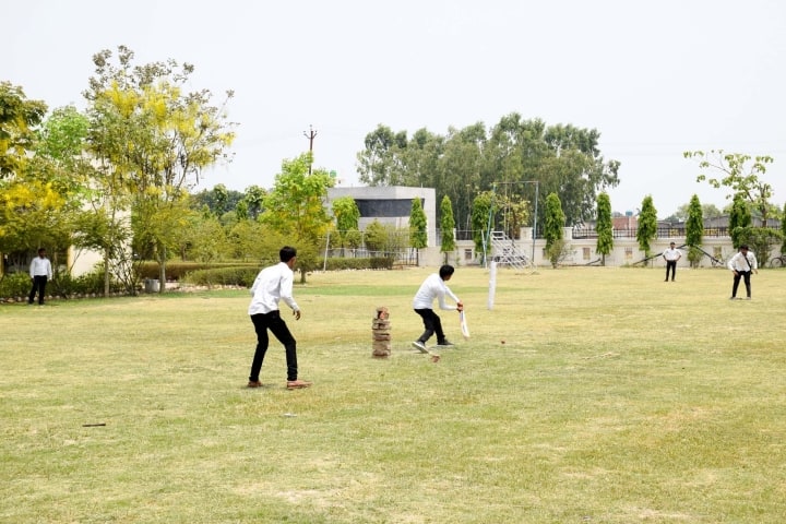 Jhunjhunwala PG College campus in Ayodhya, Uttar Pradesh, India — photo 5