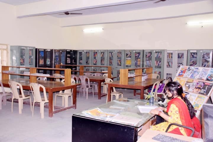 Jhunjhunwala PG College campus in Ayodhya, Uttar Pradesh, India — photo 6