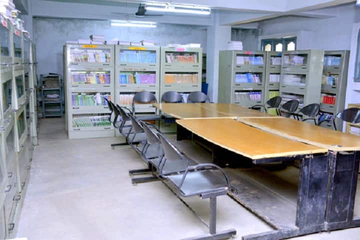 Mariya Addyapak Mahavidyalay College campus in Chandrapur, Maharashtra, India — photo 4
