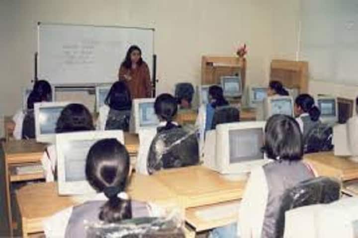 Vaishno Devi Prashikshan Mahavidyalaya campus in Pratapgarh City, Uttar Pradesh, India — photo 4