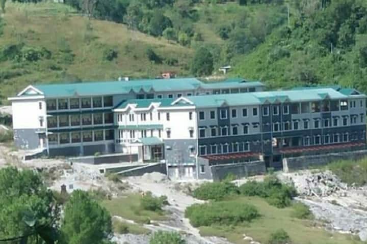 Government College campus in Khundian, Himachal Pradesh, India — photo 1