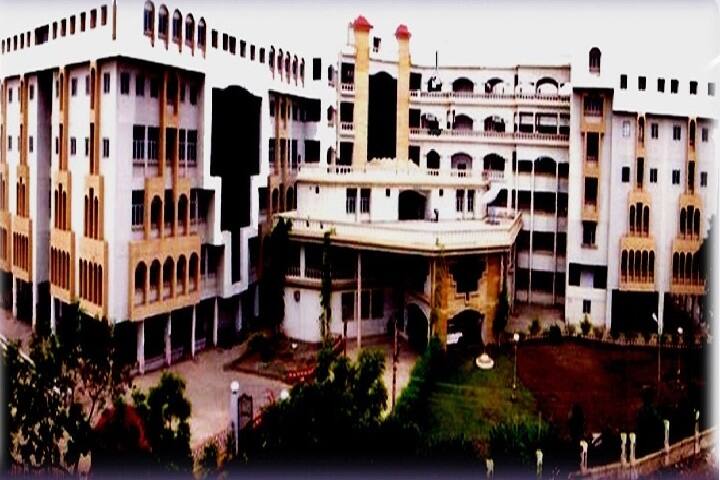 Government Medical College campus in Bhavnagar, Gujarat, India — photo 1