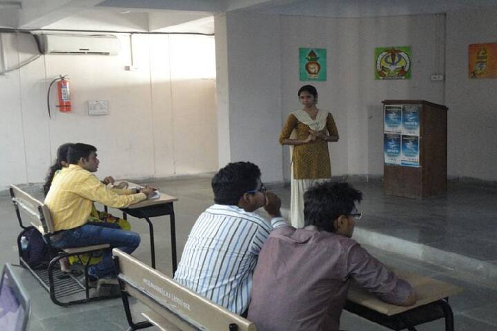 Government Medical College campus in Bhavnagar, Gujarat, India — photo 3