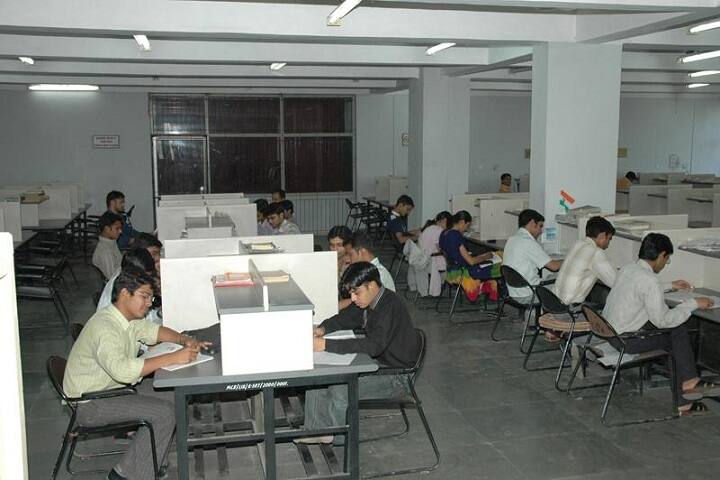 Government Medical College campus in Bhavnagar, Gujarat, India — photo 4