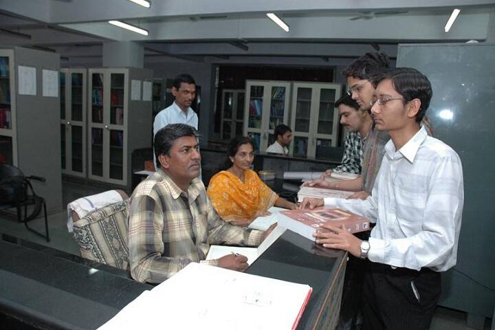 Government Medical College campus in Bhavnagar, Gujarat, India — photo 6