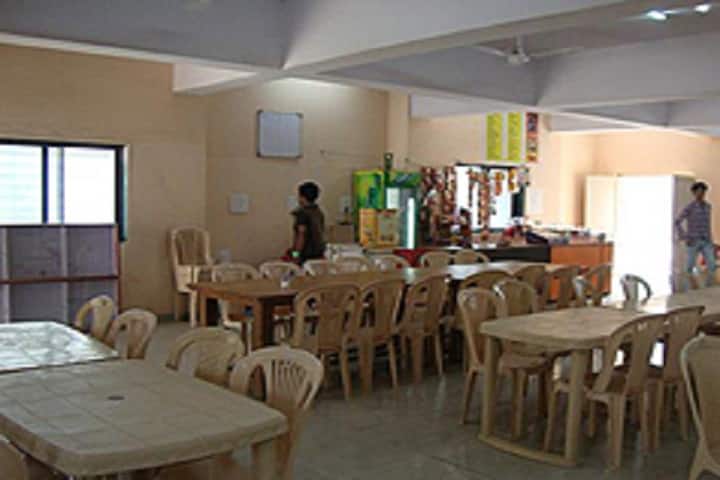 GMERS Medical College campus in Valsad, Gujarat, India — photo 2