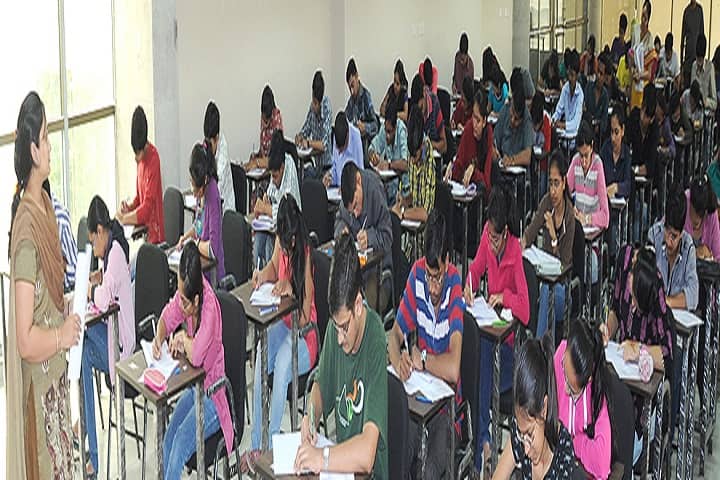 GMERS Medical College campus in Valsad, Gujarat, India — photo 6