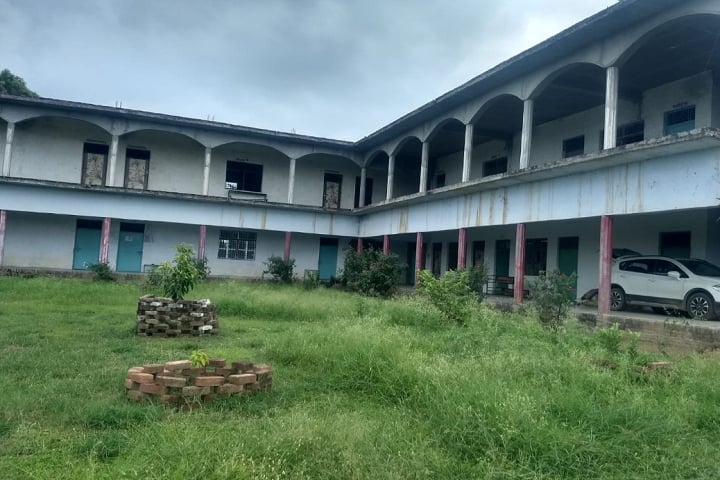 Late Smt Raskendri Devi Mahavidyalaya campus in Jalaun, Uttar Pradesh, India — photo 1