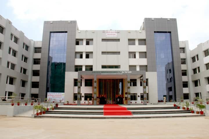 GMERS Medical College and Hospital campus in Himmatnagar, Gujarat, India — photo 1