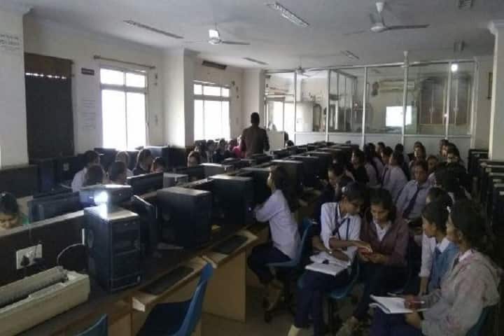 Smt Rajshree Mulak College of Engineering for Women campus in Nagpur, Maharashtra, India — photo 5