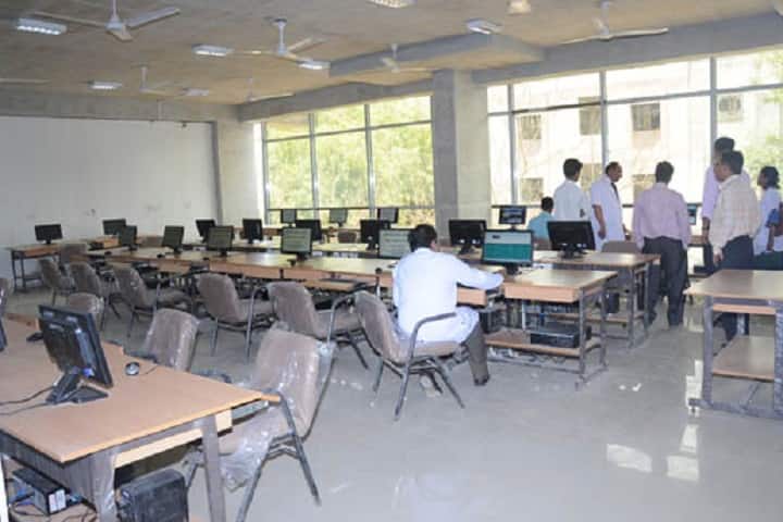 GMERS Medical College and Hospital campus in Gandhinagar, Gujarat, India — photo 6