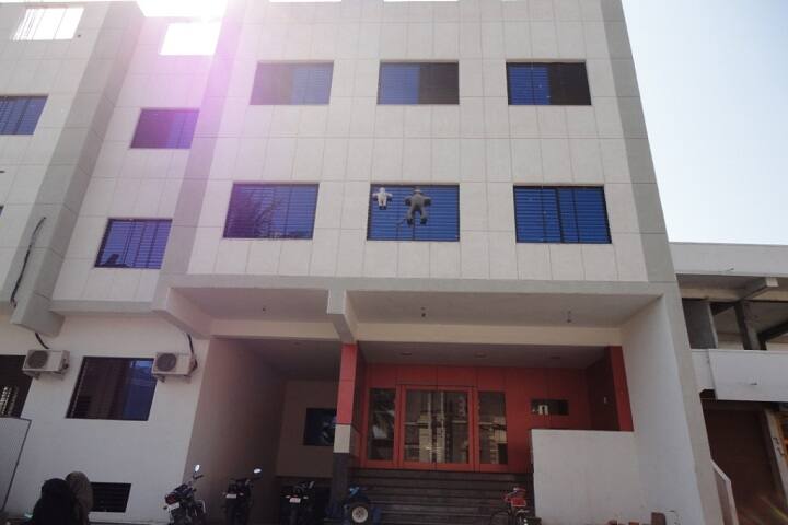 Smt Kumudben Darbar College of Commerce campus in Vijayapura, Karnataka, India — photo 1