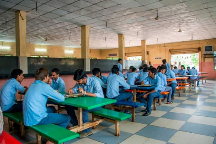 Bonam Venkata Chalamayya Engineering College campus in Rajahmundry, Andhra Pradesh, India — photo 6