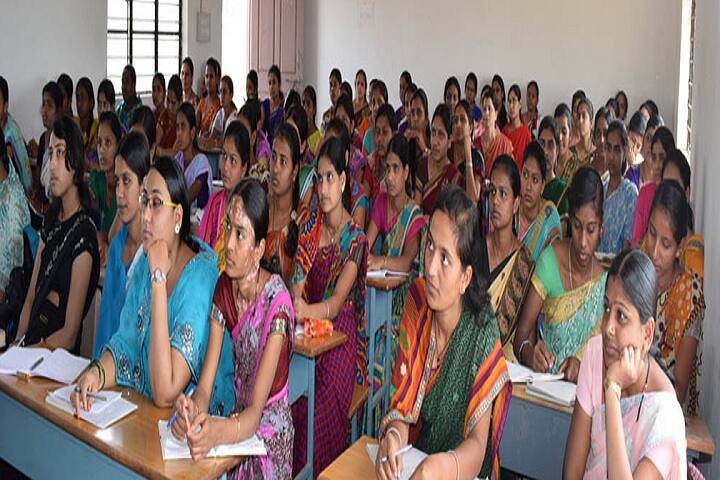 Mumbai Karnataka Education Trust's Education College for Women campus in Haveri, Karnataka, India — photo 3