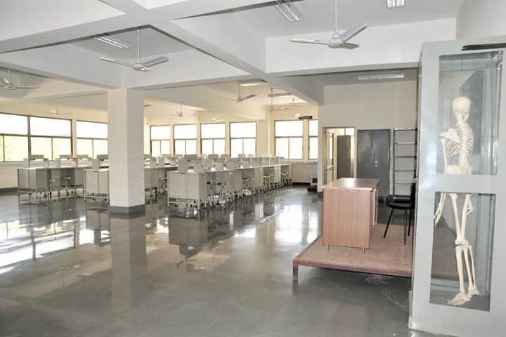 GCS Medical College campus in Ahmedabad, Gujarat, India — photo 5