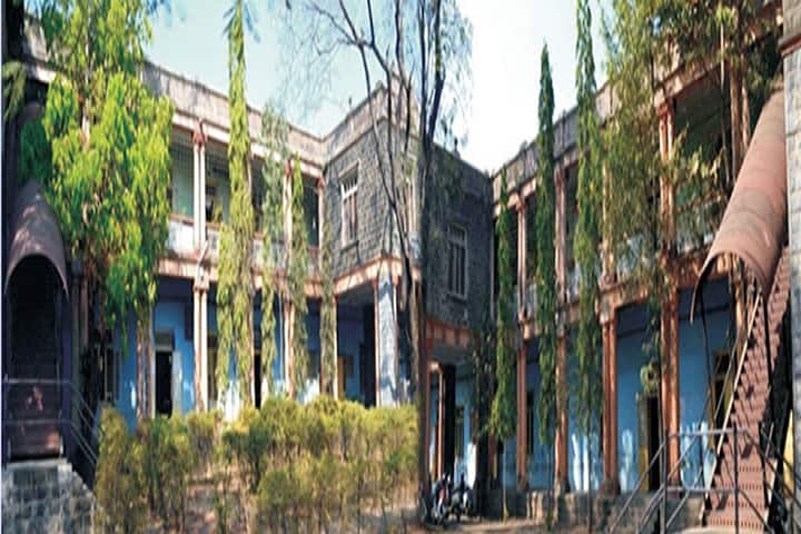 Shri Maharani Tarabai Government College of Education campus in Kolhapur, Maharashtra, India — photo 1