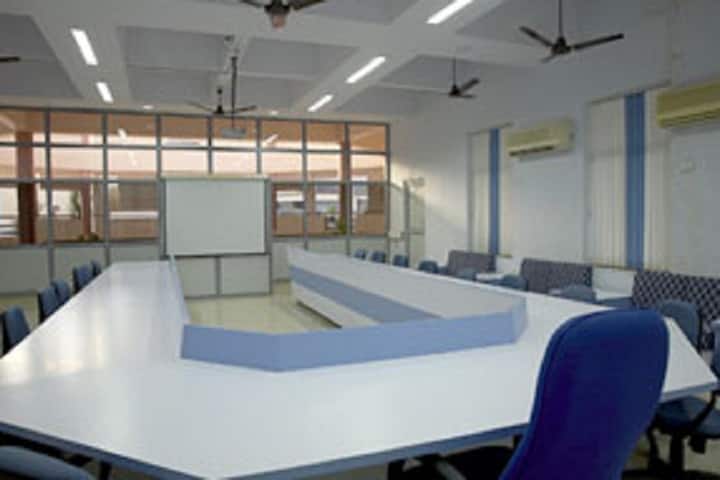CU Shah Medical College and Hospital campus in Surendranagar, Gujarat, India — photo 6