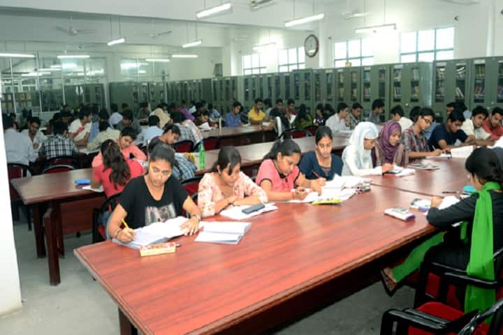 Neelagiri Degree and PG College campus in Nalgonda, Telangana, India — photo 5
