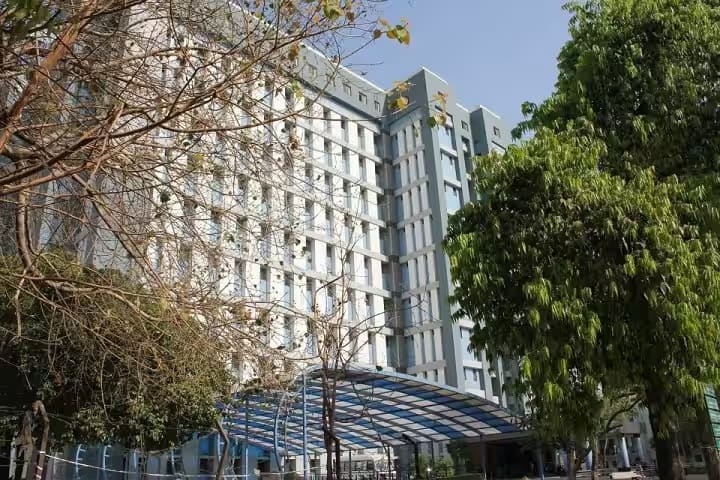 Narendra Modi Medical College campus in Ahmedabad, Gujarat, India — photo 1