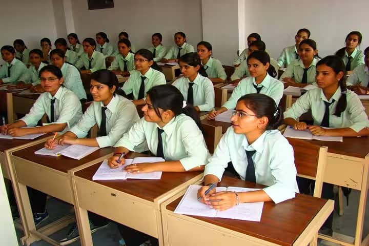 Mohini Devi Goenka Mahila Mahavidyalaya campus in Fatehpur, Rajasthan, India — photo 2