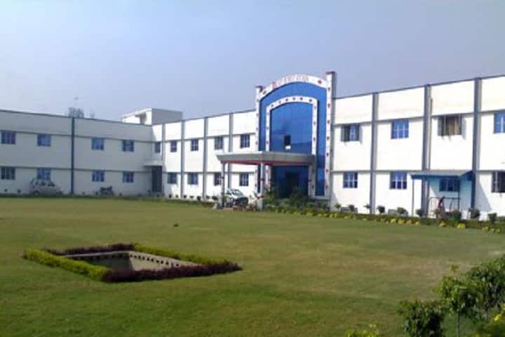 Meerut College of Advance Technology campus in Meerut, Uttar Pradesh, India — photo 1