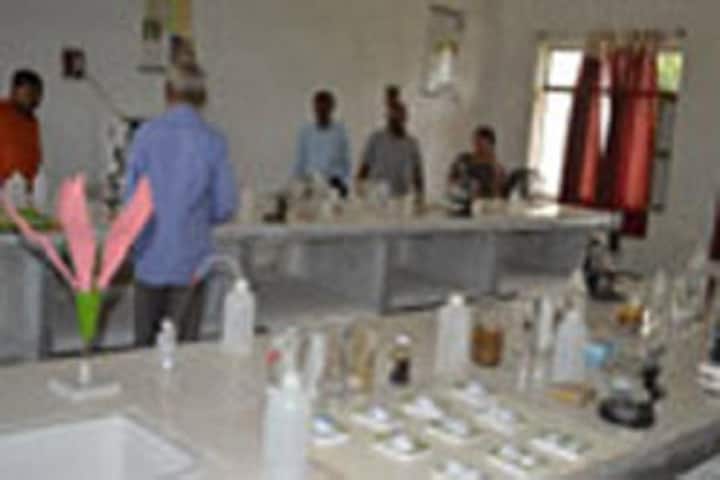 Smt Gomati Devi Chote Lal Bind Mahavidyalaya campus in Allahabad, Uttar Pradesh, India — photo 4
