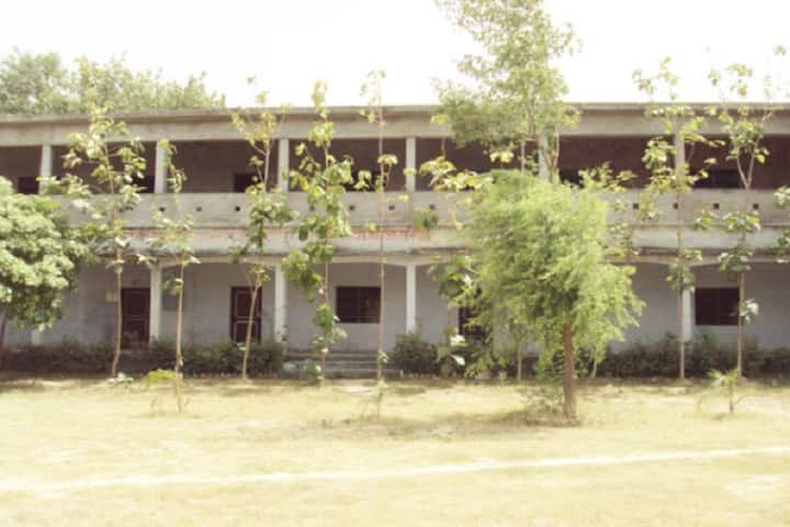 Rampoojan Smarak Mahavidyalaya campus in Azamgarh, Uttar Pradesh, India — photo 1