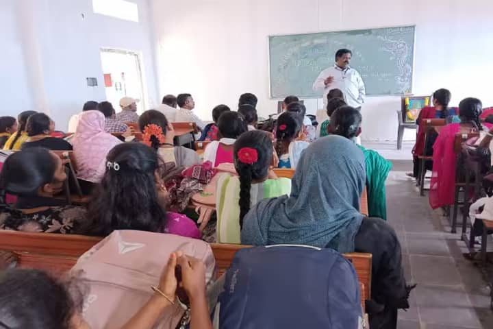 Priyadarshini Government Degree College for Women campus in Gadwal, Telangana, India — photo 2