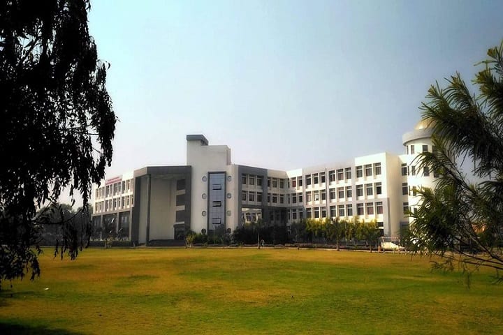 PDEA's College of Engineering campus in Pune, Maharashtra, India — photo 1