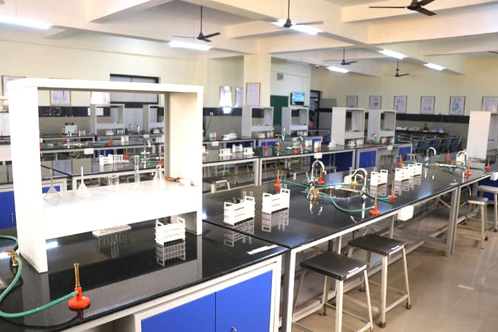Shri Balaji Institute of Medical Science campus in Raipur, Chhattisgarh, India — photo 1