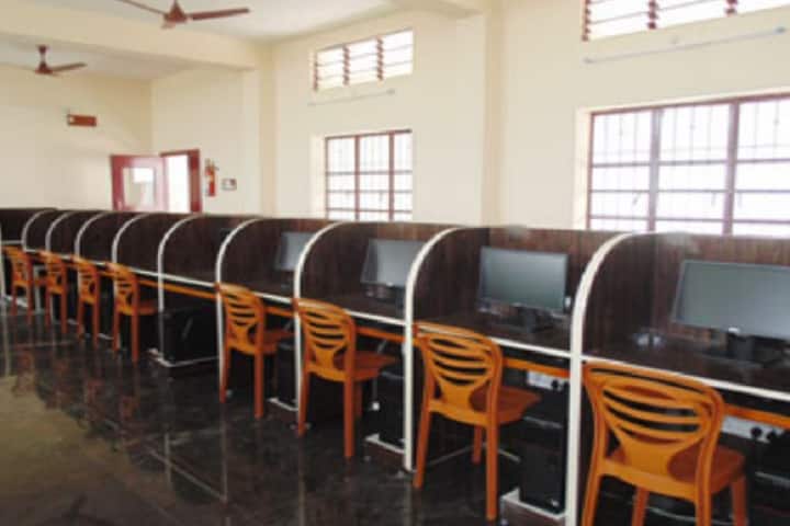 Sacred Heart Arts and Science College campus in Tindivanam, Tamil Nadu, India — photo 2
