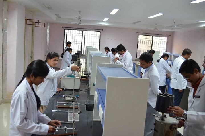 Late Shri Lakhiram Agrawal Memorial Government Medical College campus in Bendrchuwa, Chhattisgarh, India — photo 3