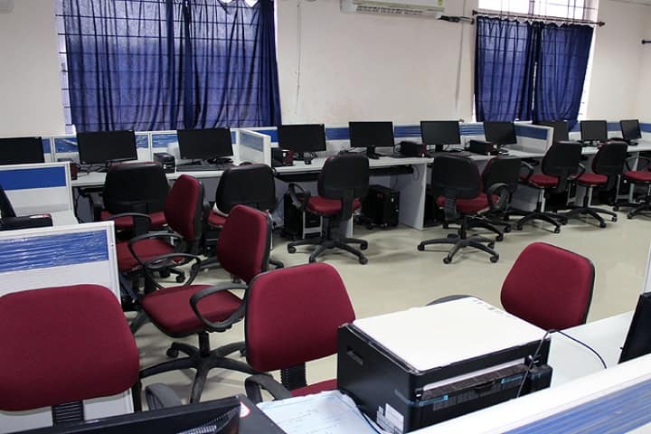 Late Bali Ram Kashyap Memorial Government Medical College campus in Pandripani, Chhattisgarh, India — photo 4