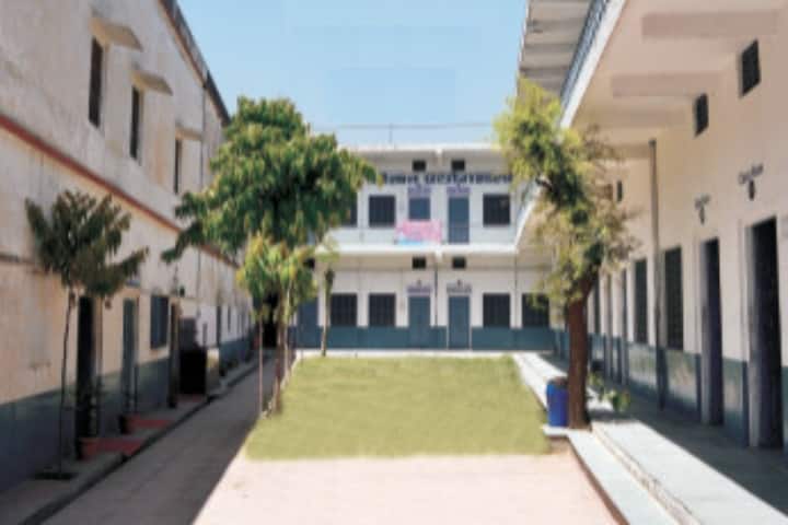 Shri Nawalgarh Girls College campus in Nawalgarh, Rajasthan, India — photo 1