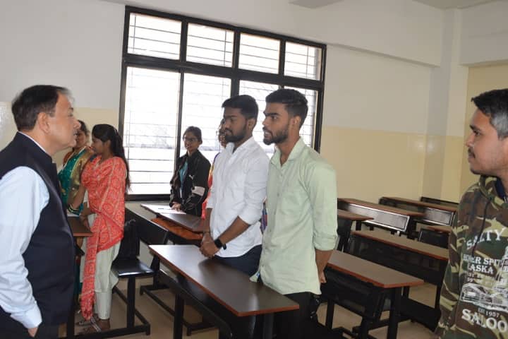 Progressive Education Society's Modern College of Arts campus in Pune, Maharashtra, India — photo 2