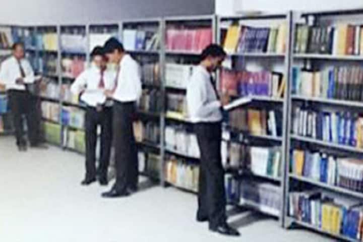 Rajjan Devi Hemant Kumari Mahavidyalaya campus in Jalaun, Uttar Pradesh, India — photo 3