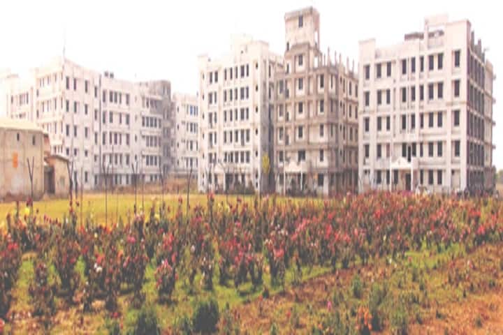 Chandulal Chandrakar Memorial Government Medical College campus in Durg, Chhattisgarh, India — photo 1