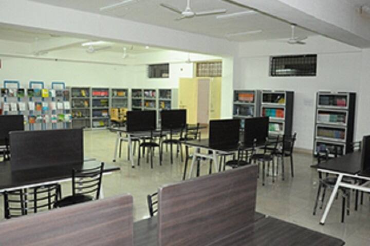 Chandulal Chandrakar Memorial Government Medical College campus in Durg, Chhattisgarh, India — photo 4