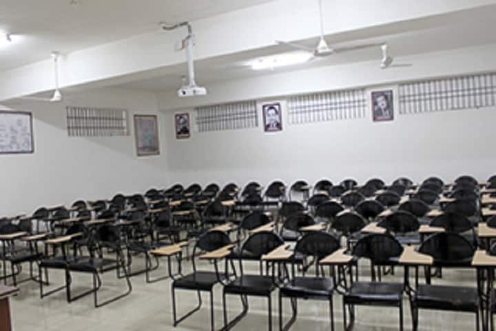 Chandulal Chandrakar Memorial Government Medical College campus in Durg, Chhattisgarh, India — photo 5