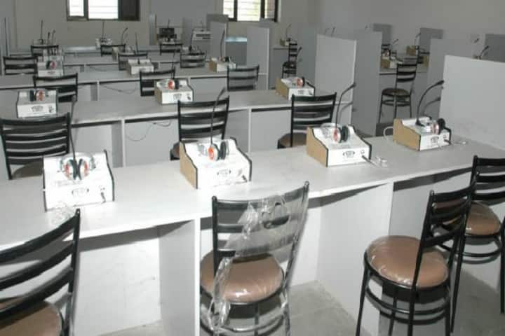 Shri Arihant College of Professional Education campus in Barwad, Madhya Pradesh, India — photo 3