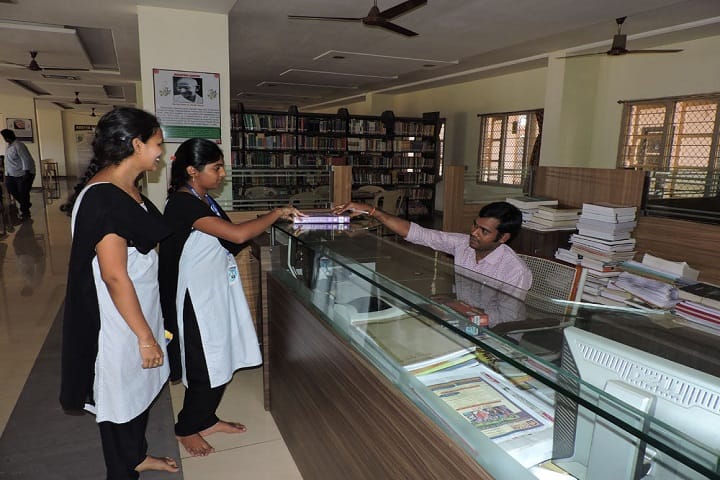 Aditya Degree College Womens campus in Rajahmundry, Andhra Pradesh, India — photo 2