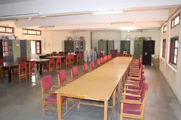 Gujarat Commerce College campus in Ahmedabad, Gujarat, India — photo 5