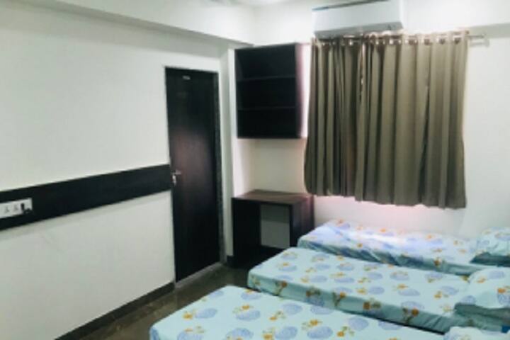 GLS Induben and Ratilal K Desai Institute of Computer Applications campus in Ahmedabad, Gujarat, India — photo 5