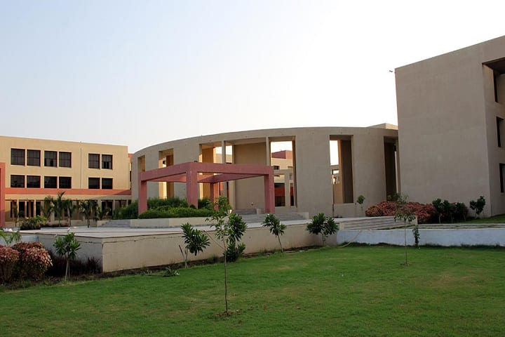 Dr Subhash Science College campus in Junagadh, Gujarat, India — photo 1