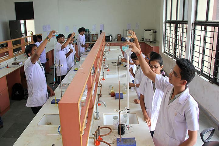 Dr Subhash Science College campus in Junagadh, Gujarat, India — photo 4