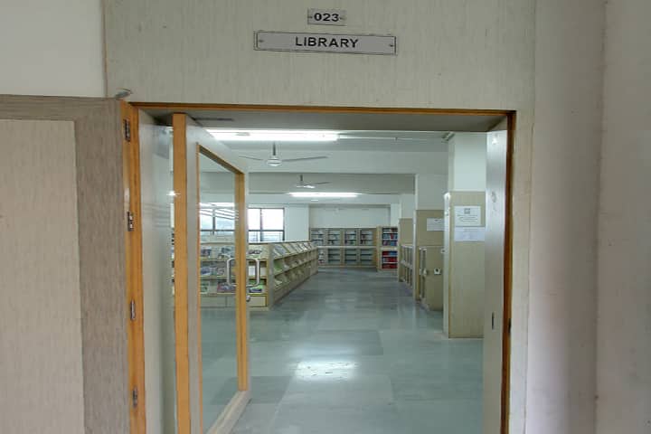 Dr Subhash Science College campus in Junagadh, Gujarat, India — photo 6