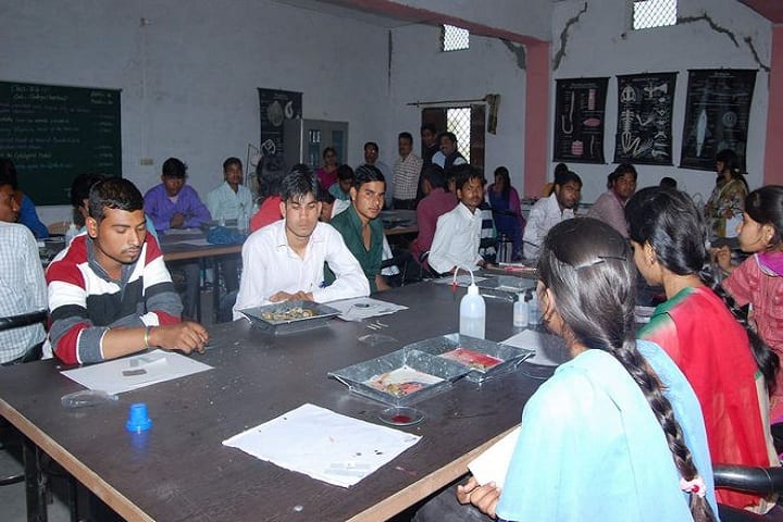 Khusro Memorial PG College campus in Bareilly, Uttar Pradesh, India — photo 5