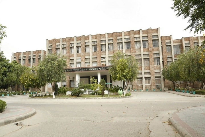 Jan Nayak Ch Devi Lal Memorial College of Pharmacy campus in Sirsa, Haryana, India — photo 1