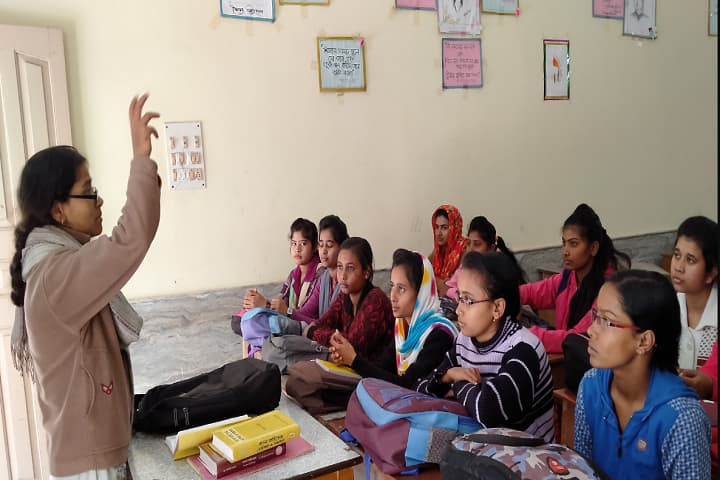 Asleha Girls' College campus in Burdwan, West Bengal, India — photo 3
